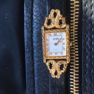 1928 beautiful quartz watch